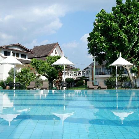 Front One Resort Magelang Exterior foto