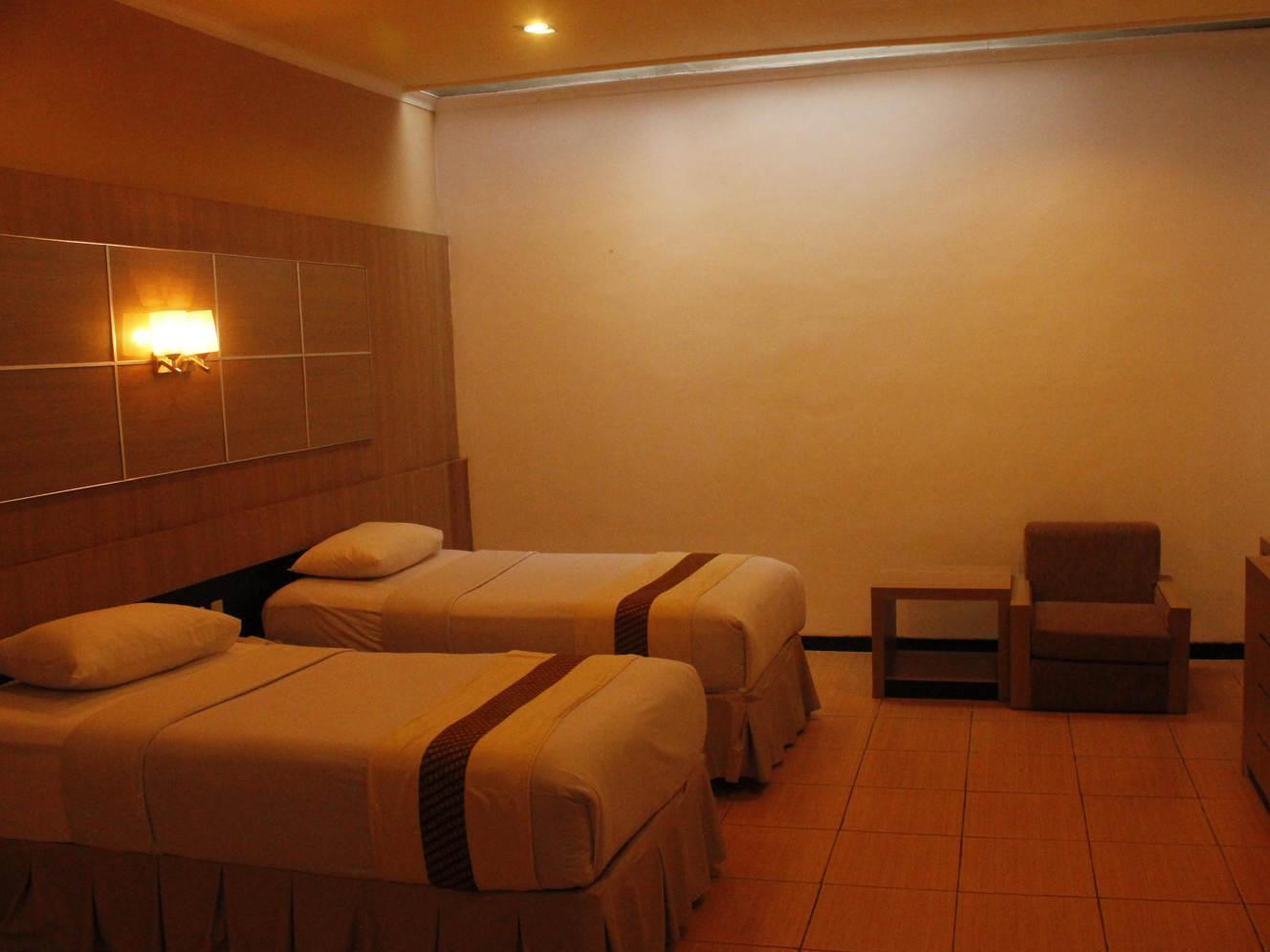 Front One Resort Magelang Exterior foto